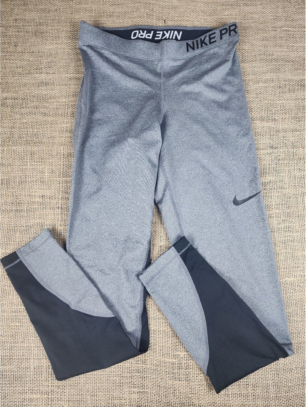 Nike Pro Women’s Medium Dri-FIT Compression Leggings Gray Black Training Tights